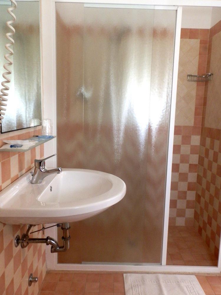 בלריה-איגאה מרינה Hotel Nautic B&B מראה חיצוני תמונה