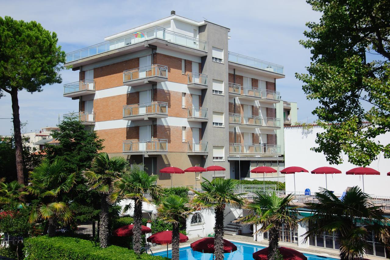 בלריה-איגאה מרינה Hotel Nautic B&B מראה חיצוני תמונה